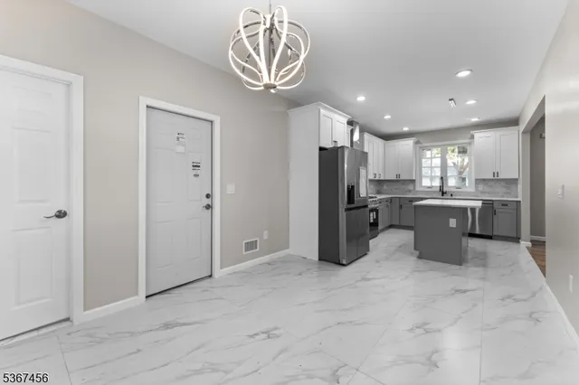 $849,000 | 331 West Lane, Clark, NJ 07066