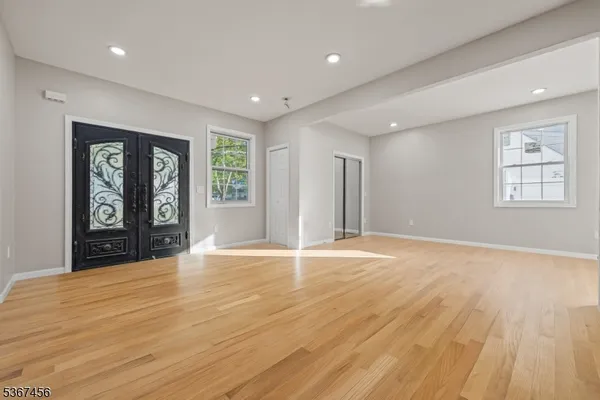 $799,000 | 331 West Lane, Clark, NJ 07066