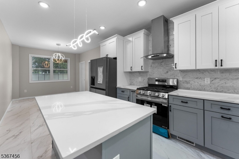 331 West Lane Clark, NJ 07066 - Photo 8 of 44