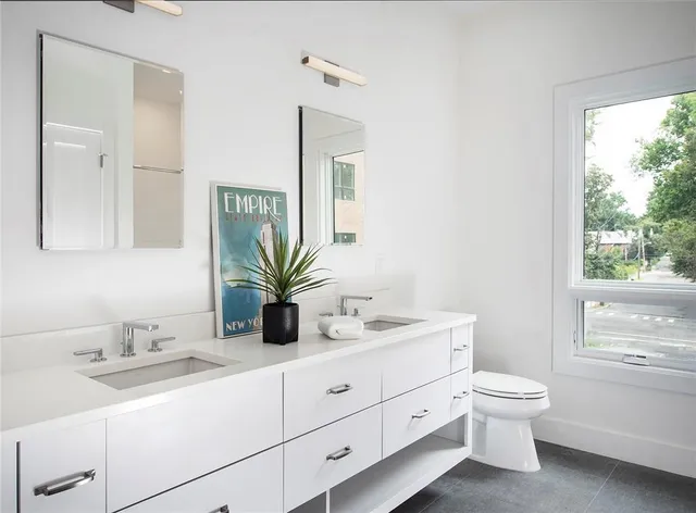 $7,800 | 8 Boulevard West, Unit PH2, Pelham, NY 10803