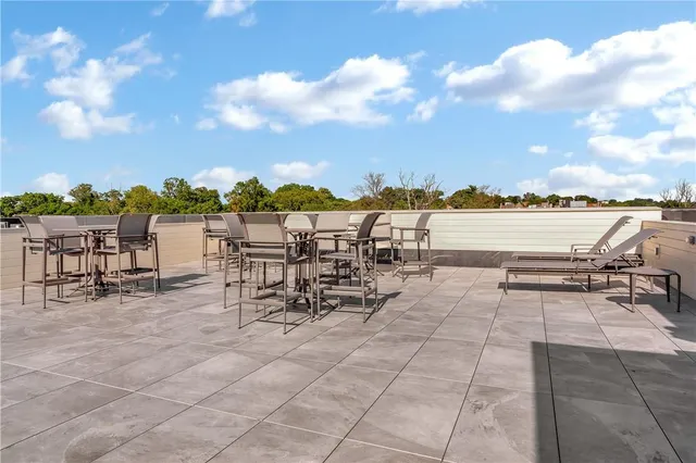 $7,800 | 8 Boulevard West, Unit PH2, Pelham, NY 10803