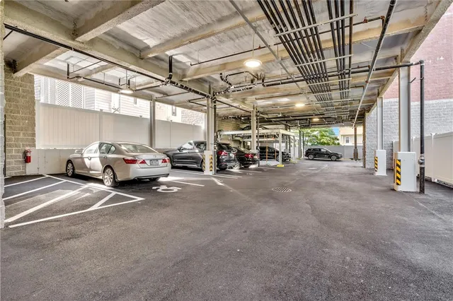 $7,800 | 8 Boulevard West, Unit PH2, Pelham, NY 10803