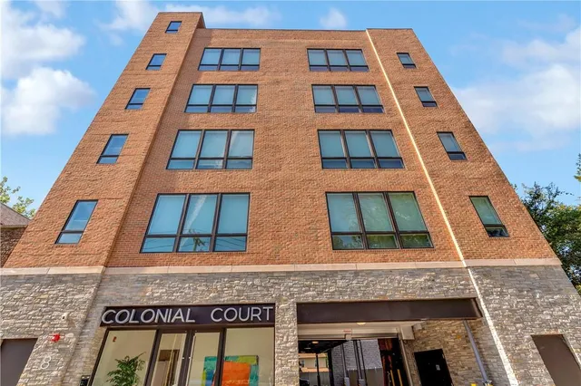 $7,800 | 8 Boulevard West, Unit PH2, Pelham, NY 10803