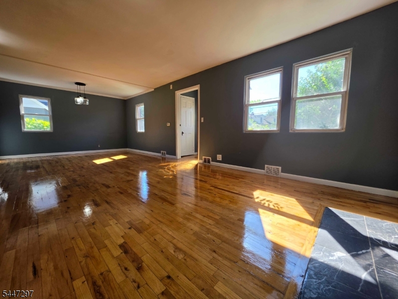 409 Tryon Avenue Englewood, NJ 07631 - Photo 18 of 20 Gallery Image 18