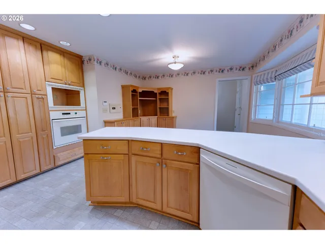 $695,000 | 7655 Southwest 142nd Court, Beaverton, OR 97008