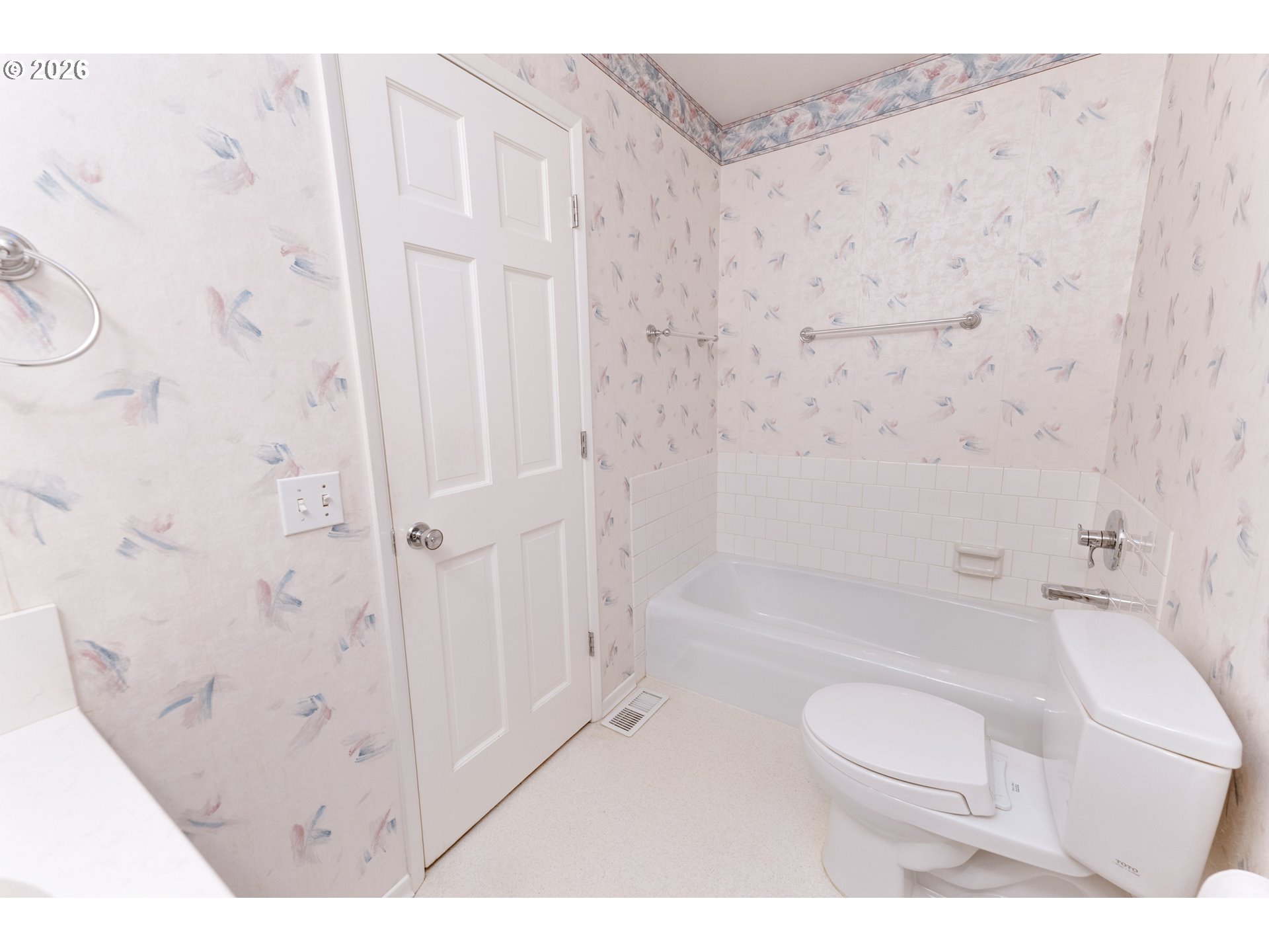 7655 Southwest 142nd Court Beaverton, OR 97008 - Photo 23 of 48 Bathroom