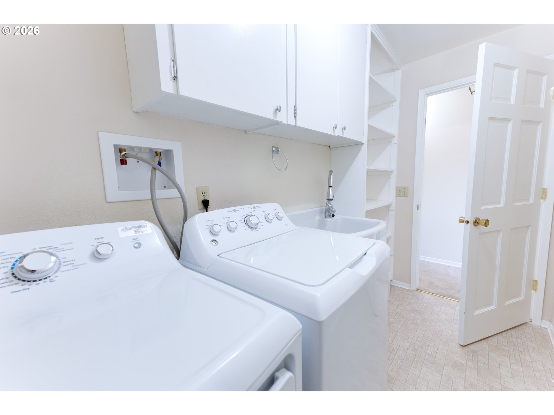 7655 Southwest 142nd Court Beaverton, OR 97008 - Photo 40 of 48 Laundry