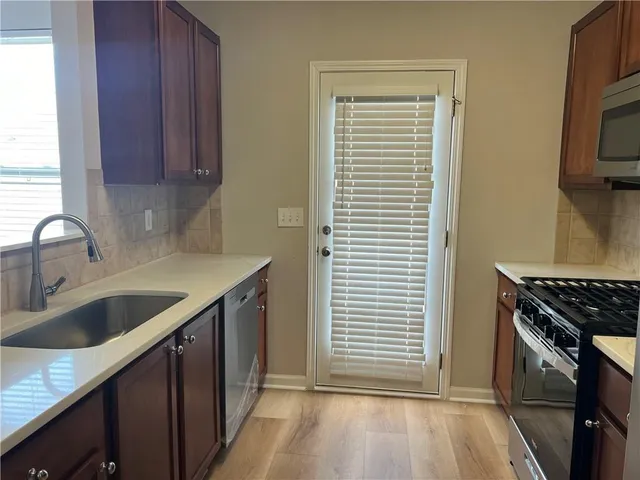 $1,700 | 6614 Splashwater Drive, Flowery Branch, GA 30542