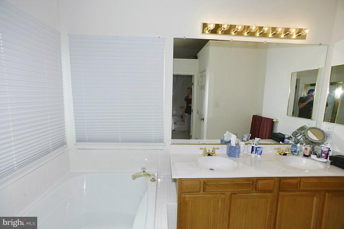8023 Readington Court Springfield, VA 22152 - Photo 1 of 22 Bath (Master)
