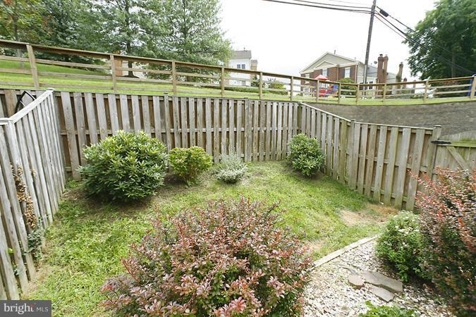 8023 Readington Court Springfield, VA 22152 - Photo 9 of 22 Exterior (Rear)