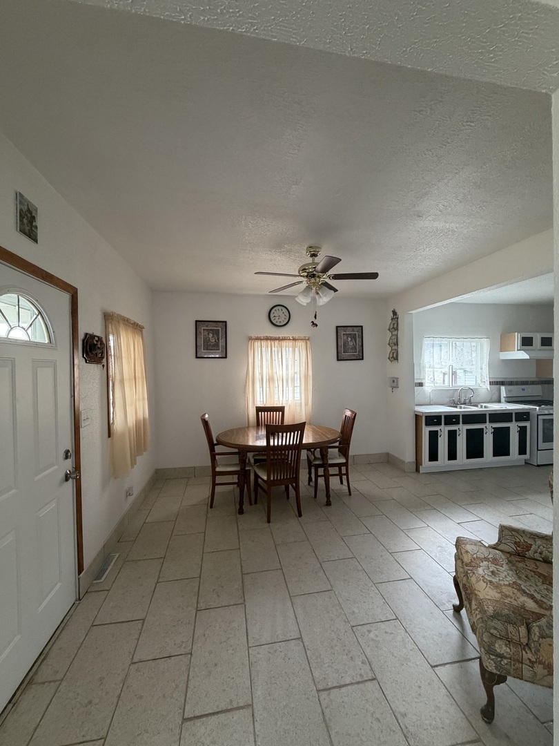 826 Prairie Avenue Kewanee, IL 61443 - Photo 3 of 24
