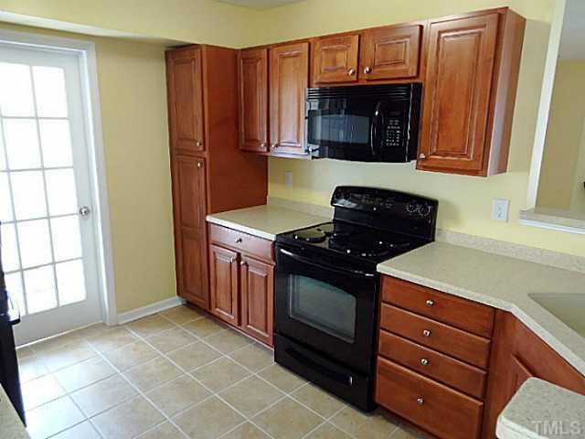 532 High Ridge Drive Durham, NC 27707 - Photo 8 of 20 Another view of the 10 x 12 KITCHEN.