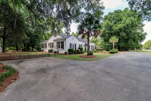 $360,000 | 43 South Church Street, Summerton, SC 29148