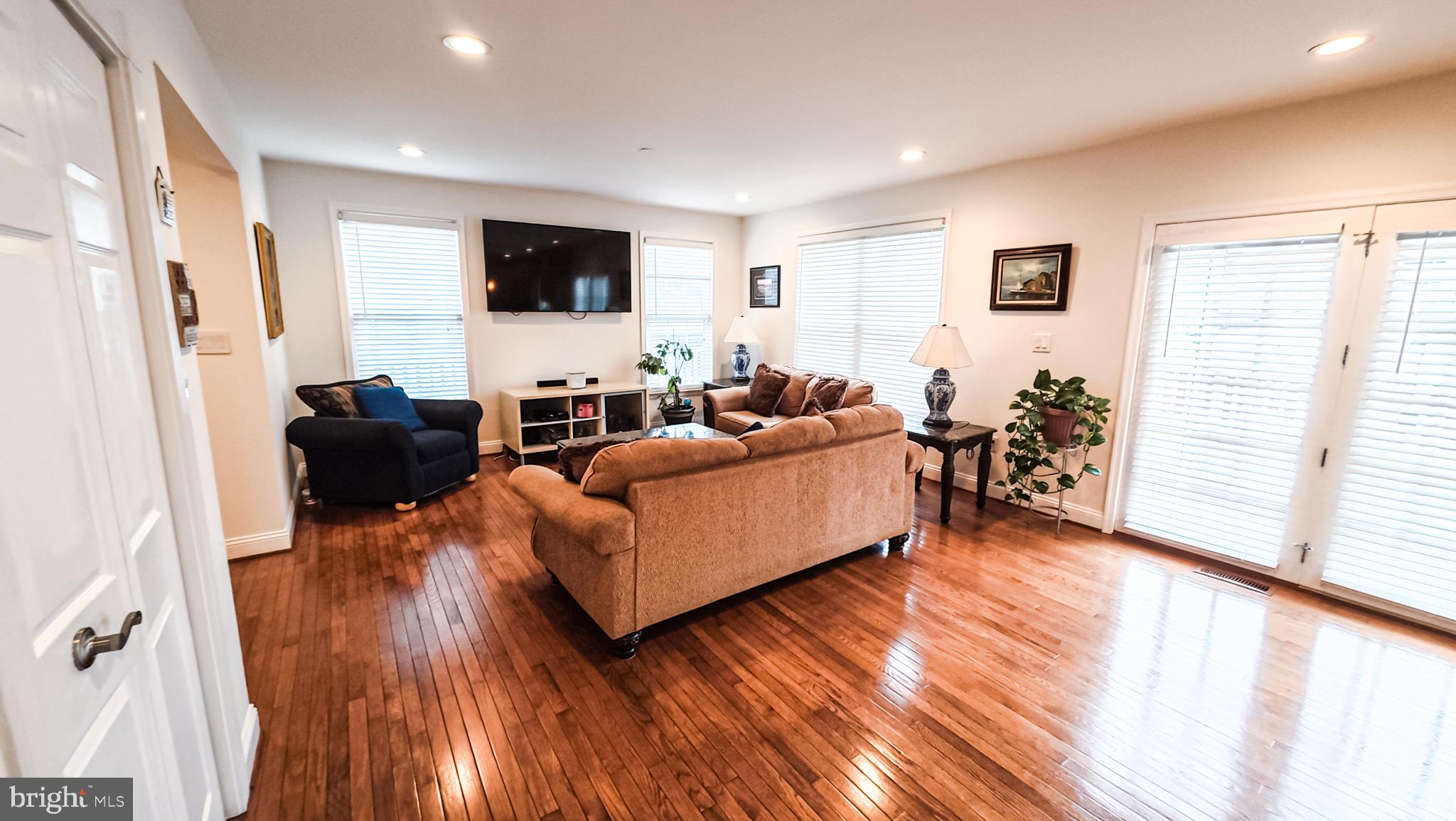 1807 Anderson Road Falls Church, VA 22043 - Photo 10 of 33 Bright and inviting living space.