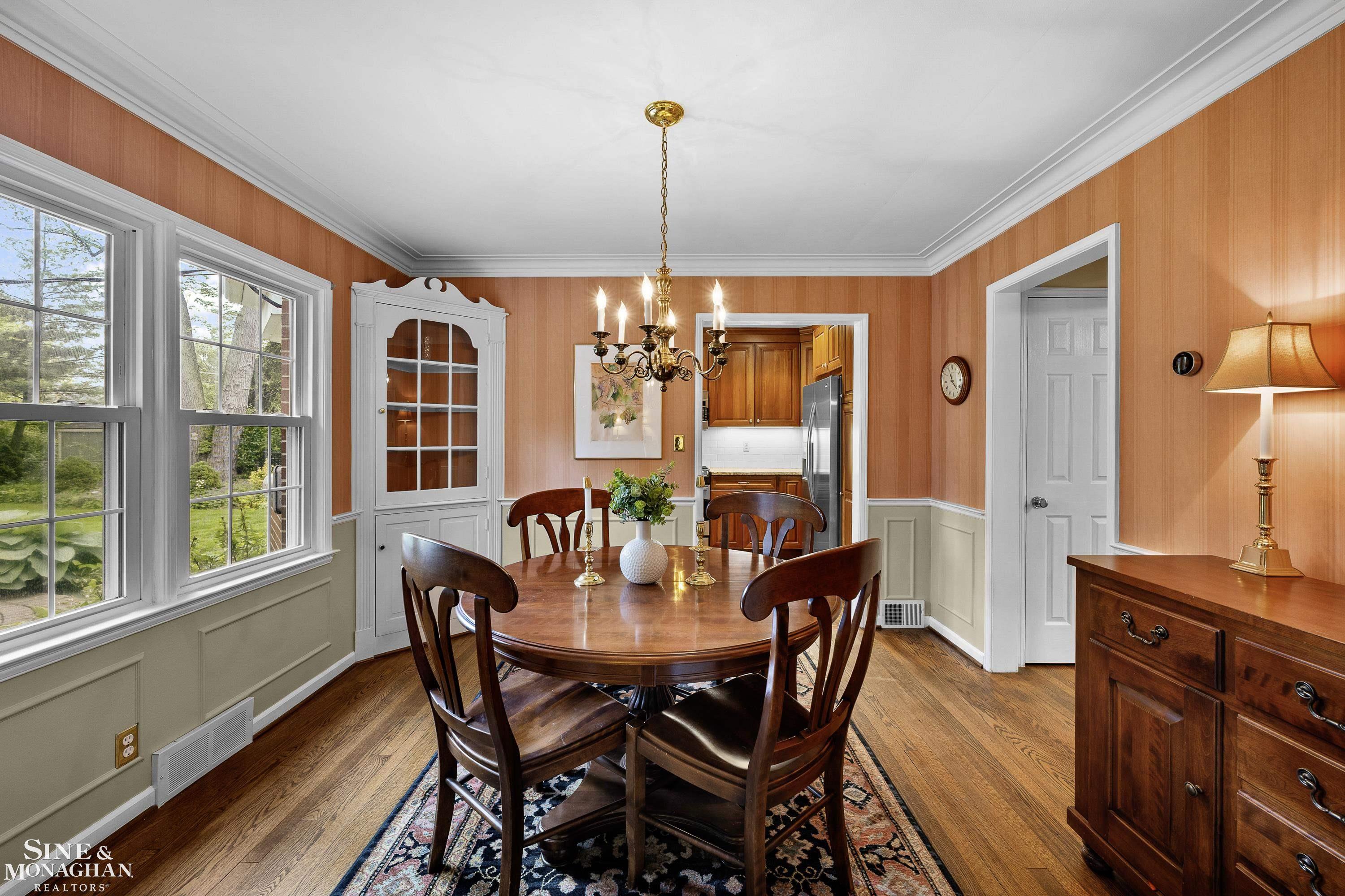 1427 North Renaud Road Grosse Pointe, MI 48236 - Photo 16 of 52 50175423-51dd3a8f-0d17-47e6-b0bd-e875114cc0fe.JPG
