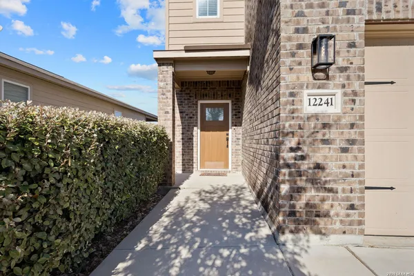 $2,000 | 12241 Cashton, San Antonio, TX 78252