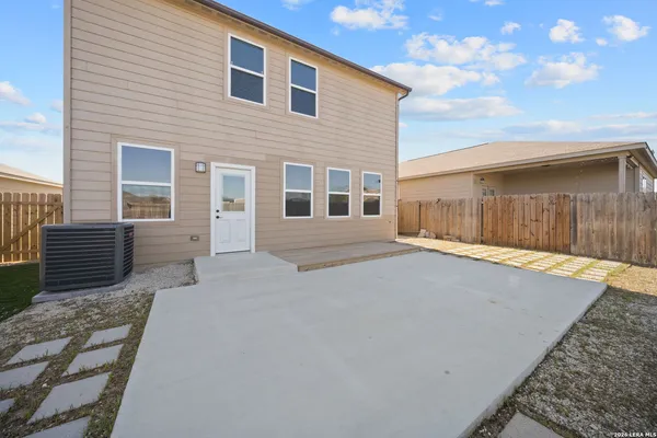 $2,000 | 12241 Cashton, San Antonio, TX 78252