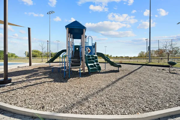 $2,000 | 12241 Cashton, San Antonio, TX 78252