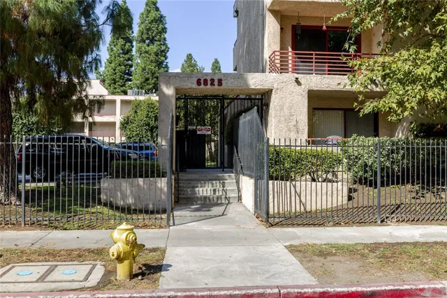 $475,000 | 6825 Alabama Avenue, Unit 111, Canoga Park, CA 91303