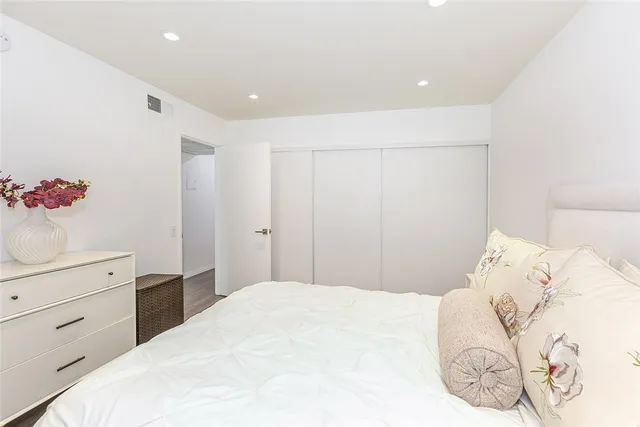 $475,000 | 6825 Alabama Avenue, Unit 111, Canoga Park, CA 91303