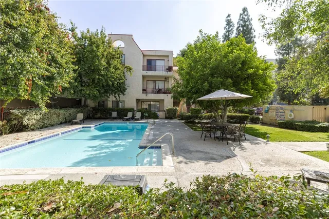 $475,000 | 6825 Alabama Avenue, Unit 111, Canoga Park, CA 91303