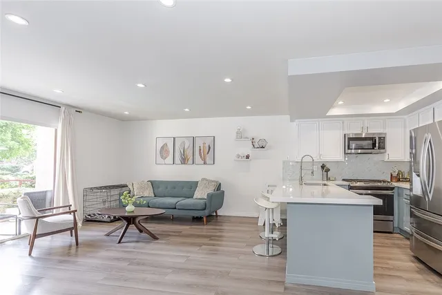 $475,000 | 6825 Alabama Avenue, Unit 111, Canoga Park, CA 91303