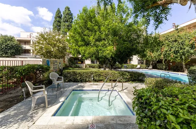 $475,000 | 6825 Alabama Avenue, Unit 111, Canoga Park, CA 91303