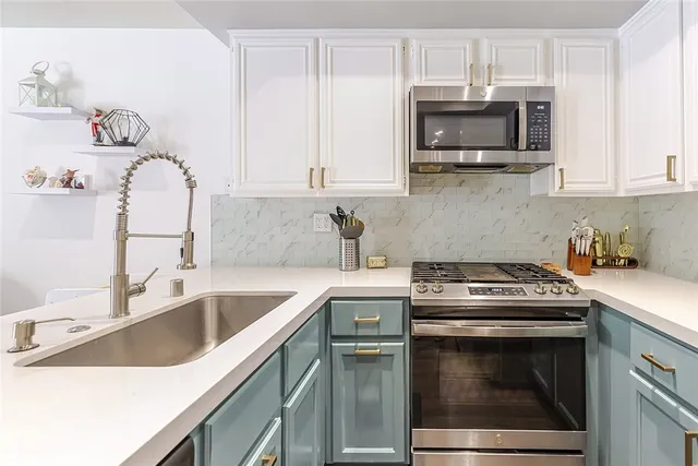 $475,000 | 6825 Alabama Avenue, Unit 111, Canoga Park, CA 91303