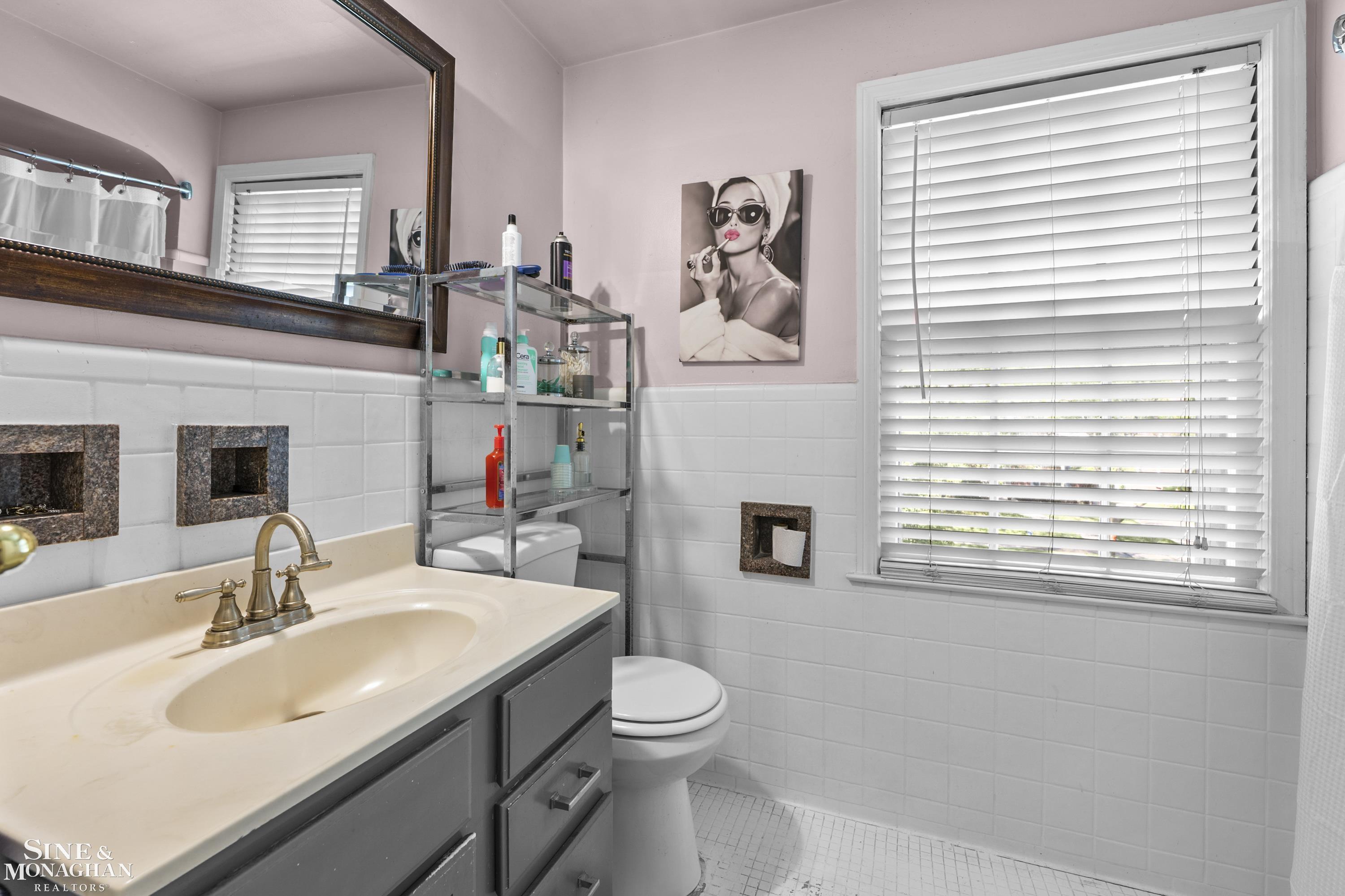 433 Maison Road Grosse Pointe, MI 48236 - Photo 25 of 38 50213206-eb4a6e9f-caa0-48bd-98f9-5b05edd2c9a8.JPG