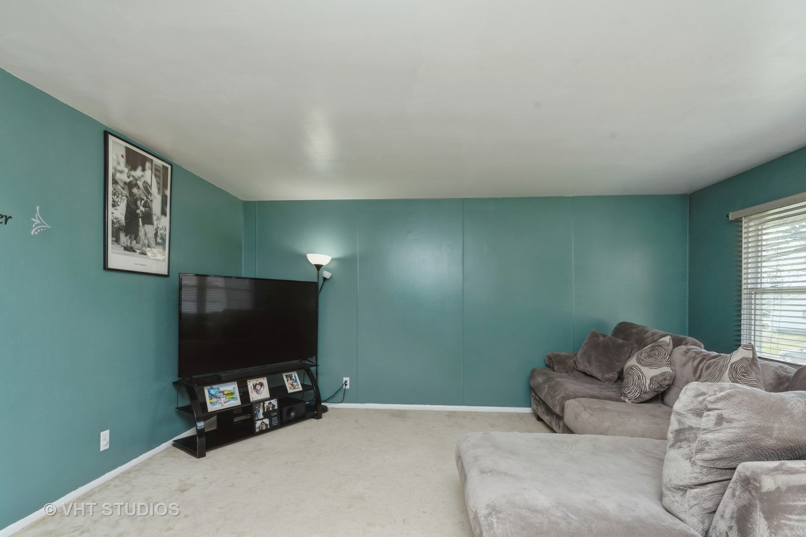 308 Audubon Road Streamwood, IL 60107 - Photo 2 of 12