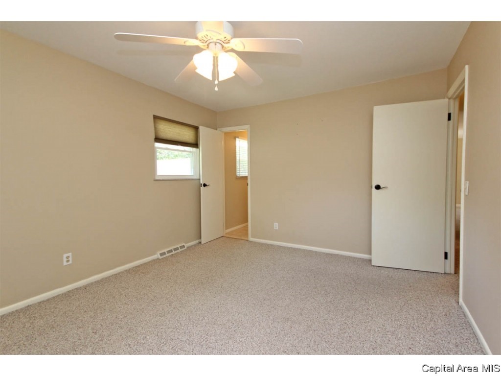 72 Kirkley Lane Springfield, IL 62704 - Photo 12 of 36 Gallery Image 12