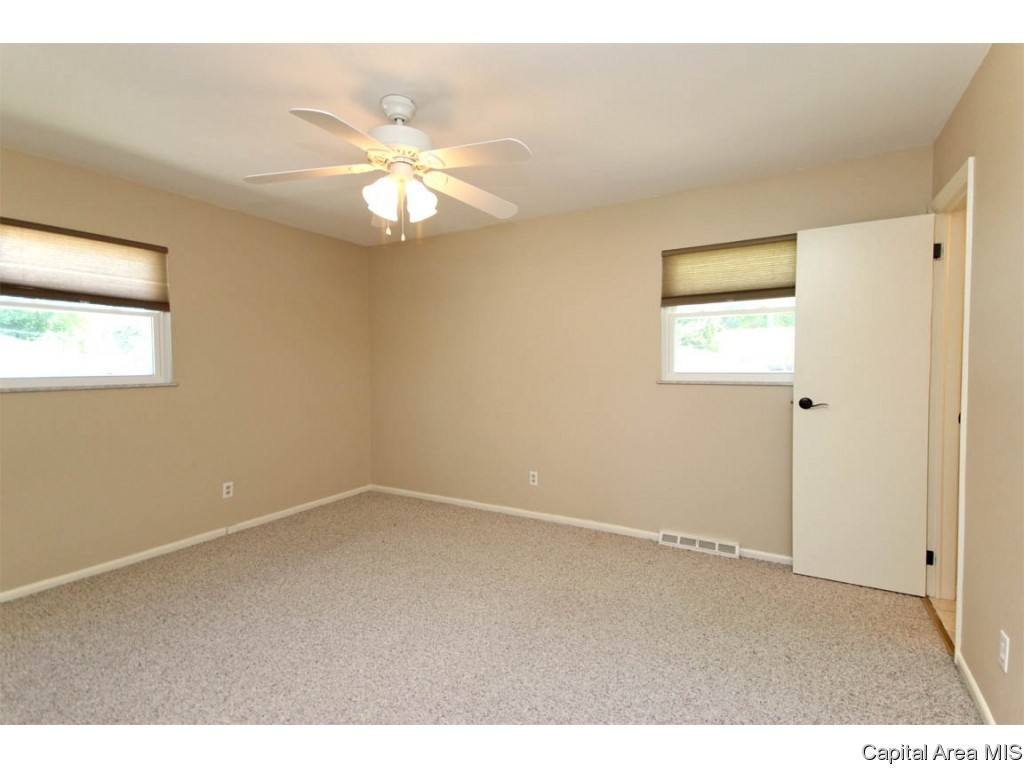 72 Kirkley Lane Springfield, IL 62704 - Photo 14 of 36 Gallery Image 14