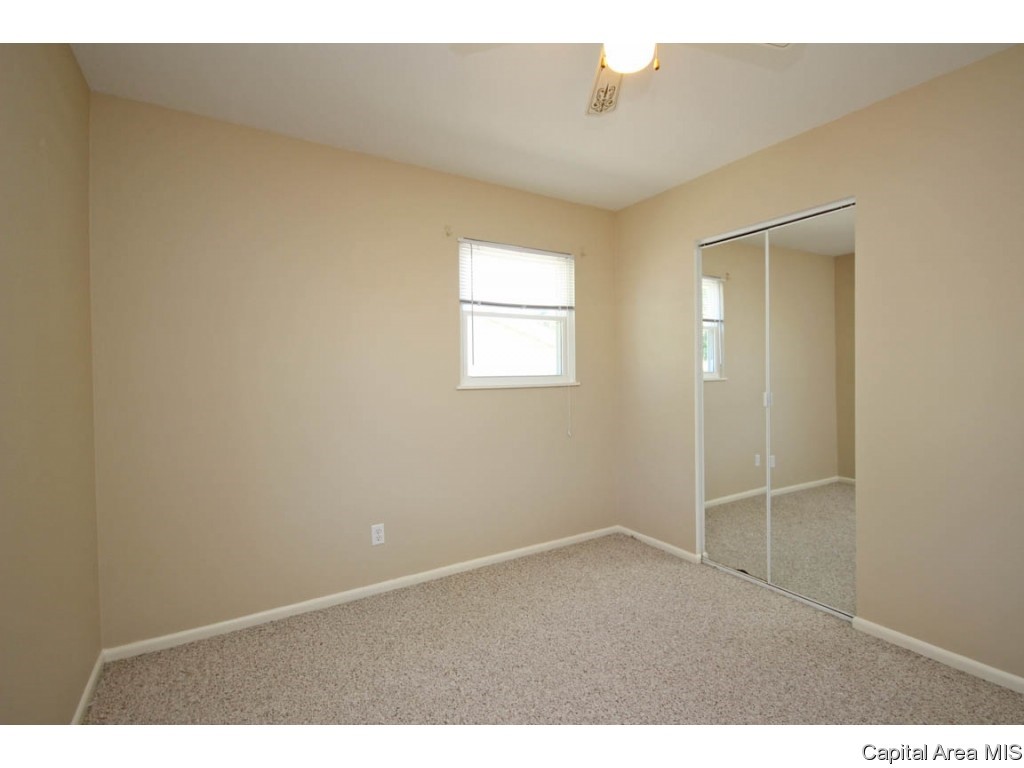 72 Kirkley Lane Springfield, IL 62704 - Photo 16 of 36 Gallery Image 16