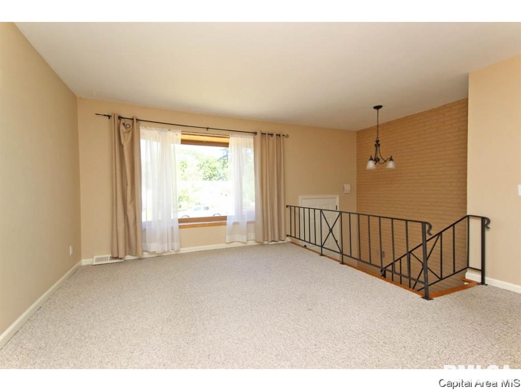 72 Kirkley Lane Springfield, IL 62704 - Photo 3 of 36 Gallery Image 3