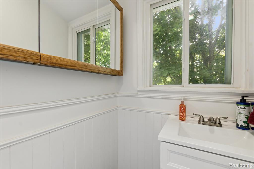 2844 East Rose Center Road Highland, MI 48356 - Photo 24 of 46 Gallery Image 24