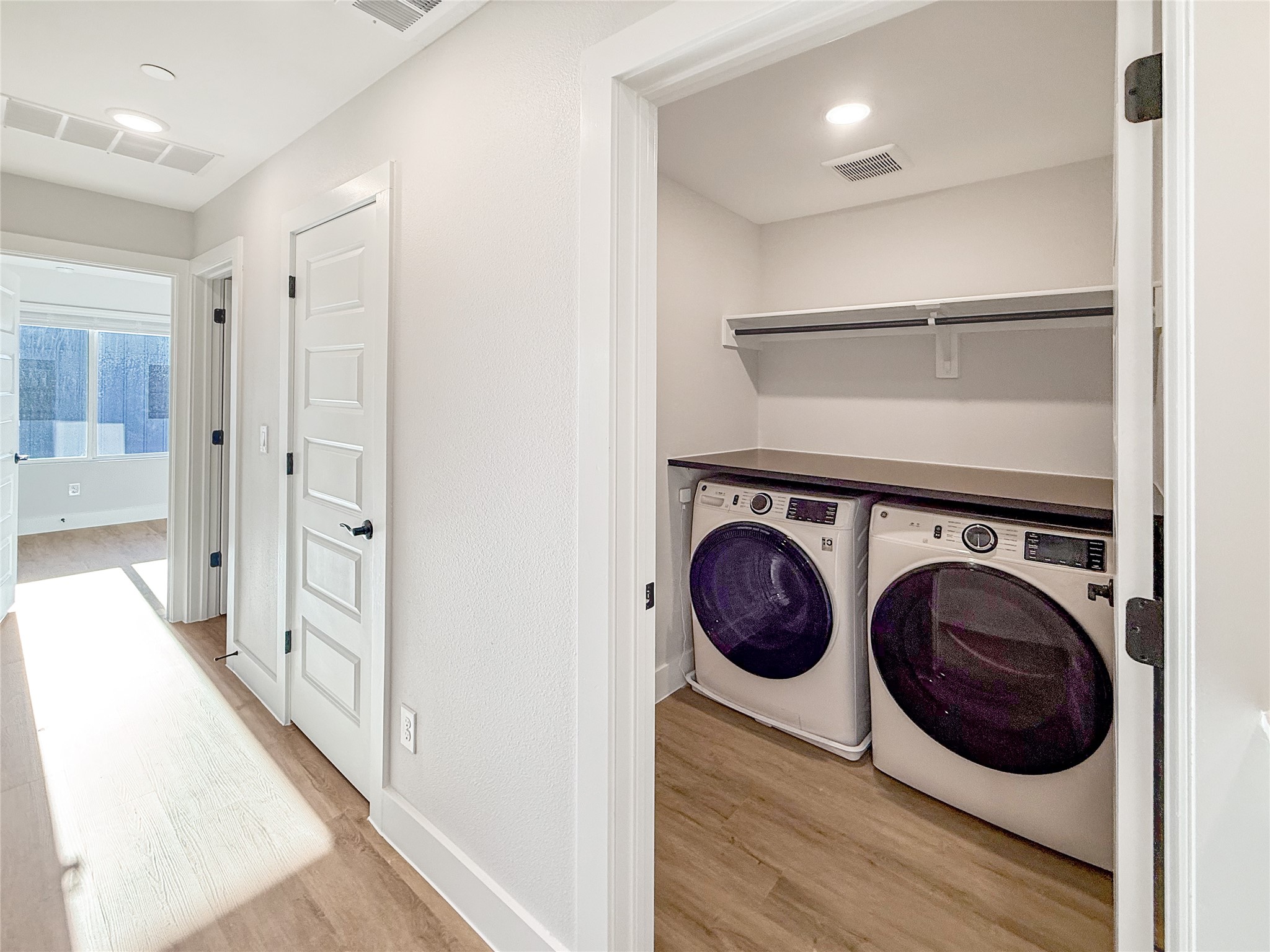 5607 Mobeetie Loop Bee Cave, TX 78738 - Photo 8 of 21 laundry up