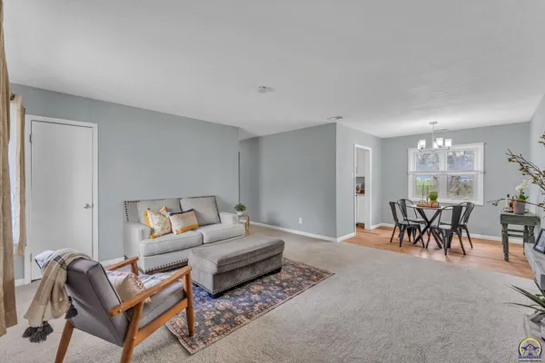 $172,500 | 3453 Southwest Westview Avenue, Topeka, KS 66611