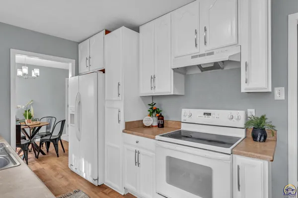 $172,500 | 3453 Southwest Westview Avenue, Topeka, KS 66611