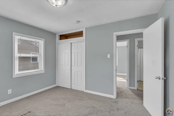 $172,500 | 3453 Southwest Westview Avenue, Topeka, KS 66611