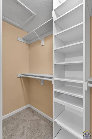 $172,500 | 3453 Southwest Westview Avenue, Topeka, KS 66611