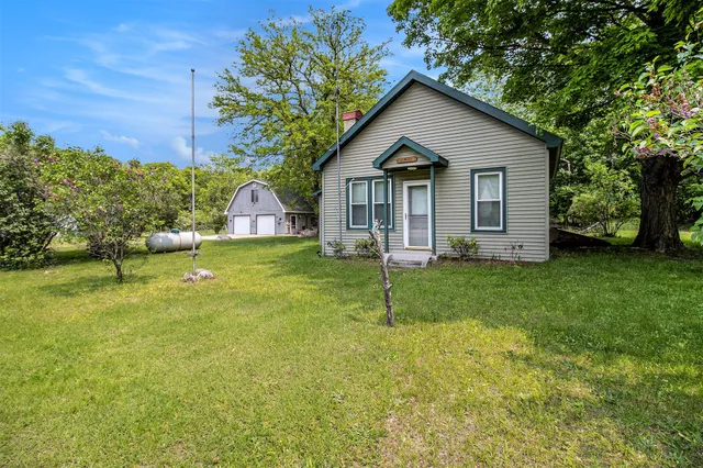 $179,000 | 1754 Maggie Street, Fountain, MI 49410