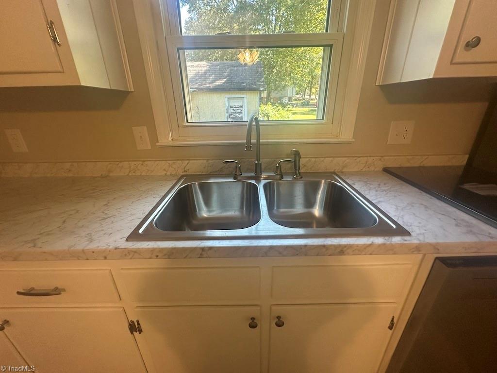 3165 Wide Country Road Tobaccoville, NC 27040 - Photo 17 of 35 Sink