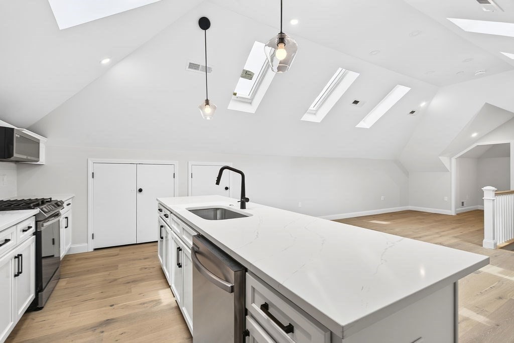 57 Nottinghill Road, Unit 3 Boston, MA 02135 - Photo 5 of 17