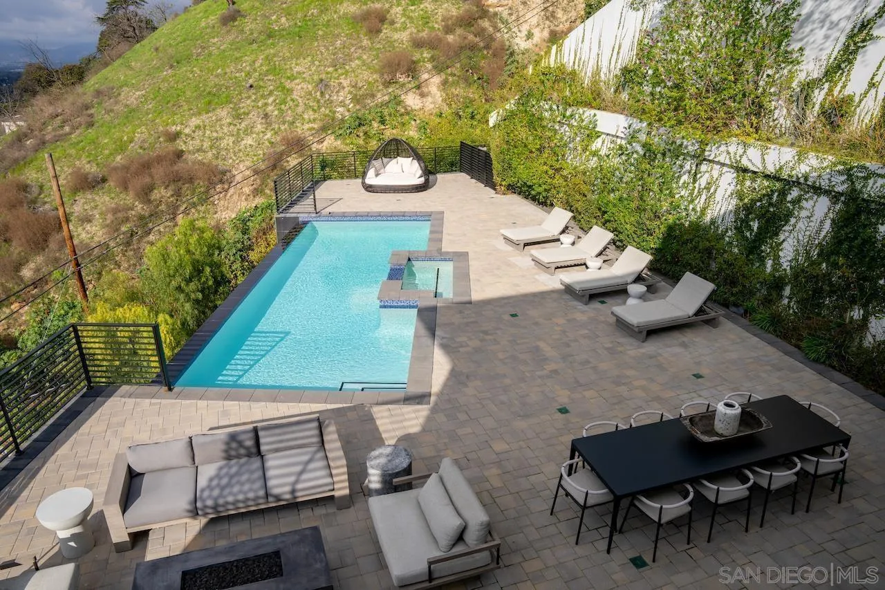 3820 Knobhill Drive Sherman Oaks, CA 91423 - Photo 21 of 75