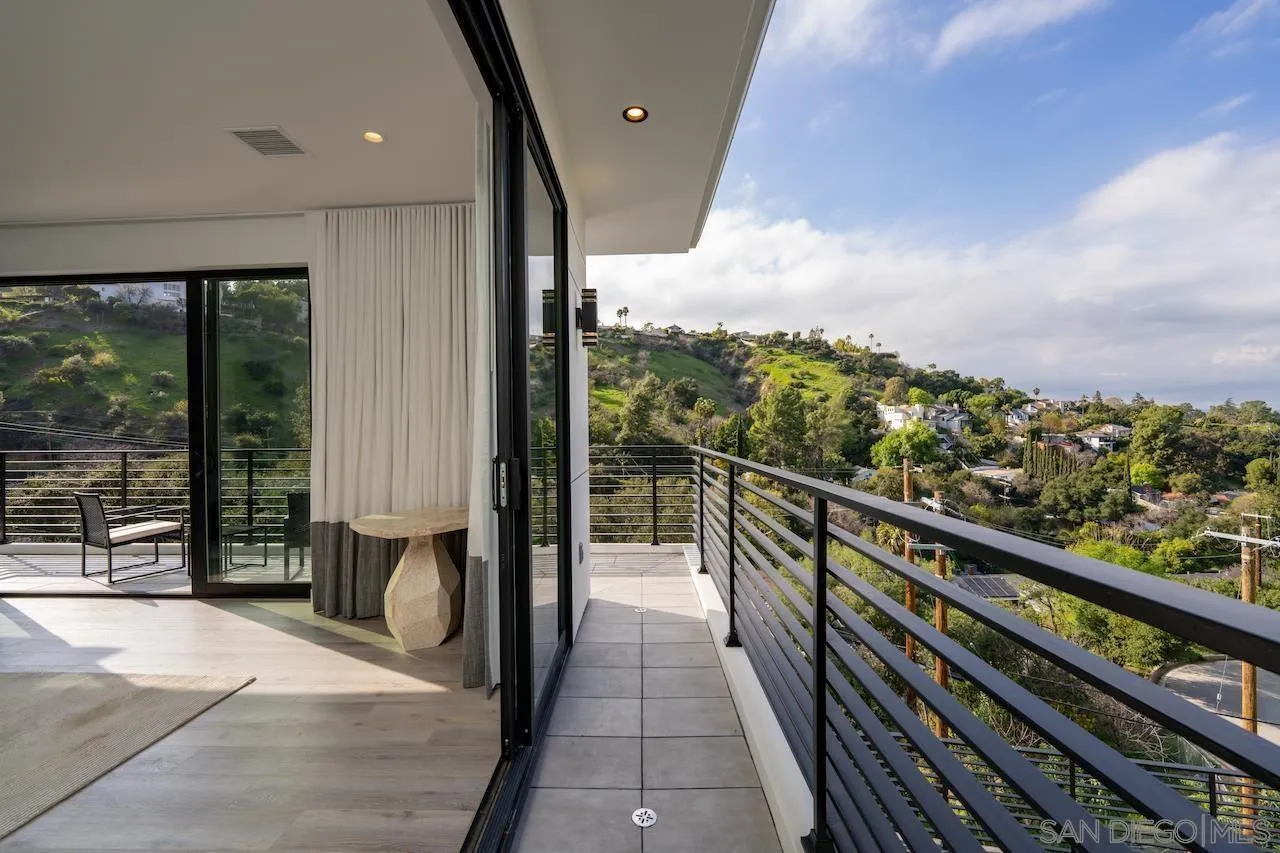 3820 Knobhill Drive Sherman Oaks, CA 91423 - Photo 32 of 75