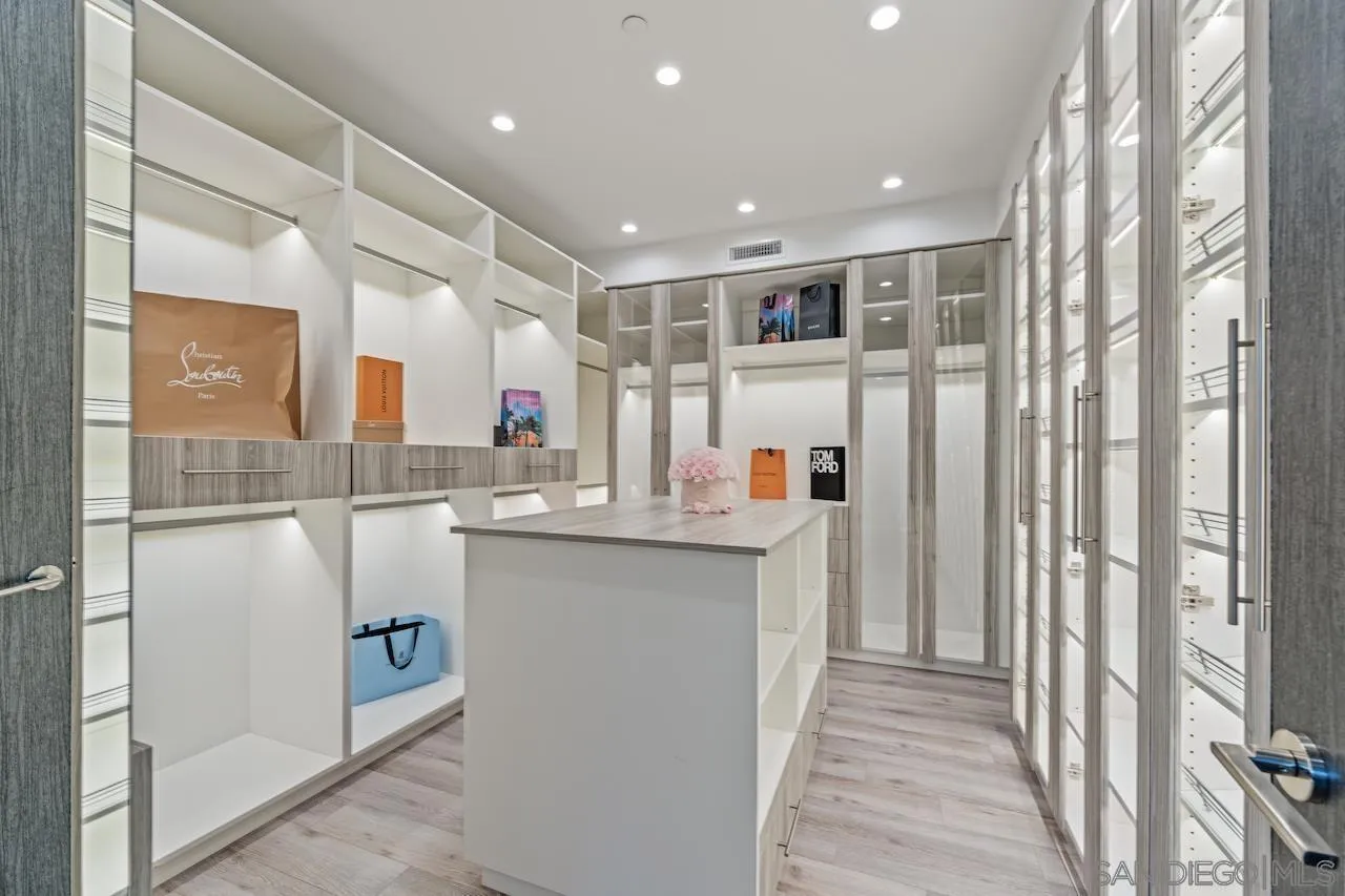 3820 Knobhill Drive Sherman Oaks, CA 91423 - Photo 34 of 75 a kitchen with counter top space and appliances