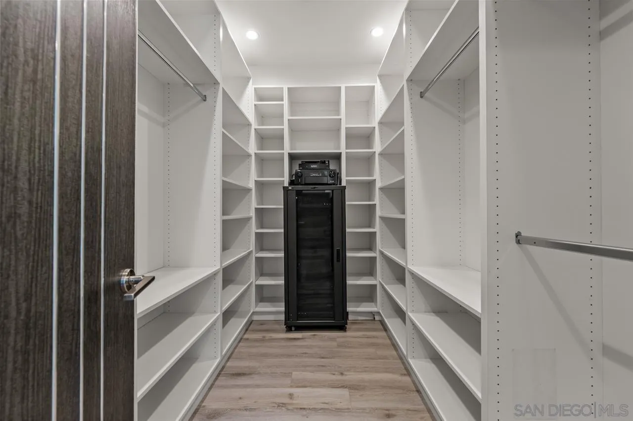 3820 Knobhill Drive Sherman Oaks, CA 91423 - Photo 52 of 75 a view of walk in closet