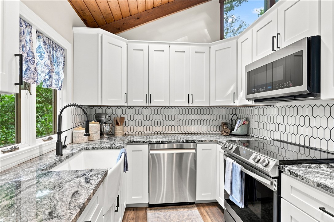 8 Sky View Road North Smithfield, RI 02896 - Photo 5 of 36 Gallery Image 5