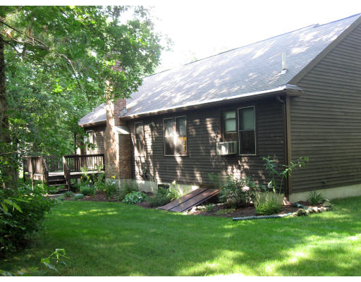 37 Country Road Uxbridge, MA 01569 - Photo 14 of 16 Gallery Image 14