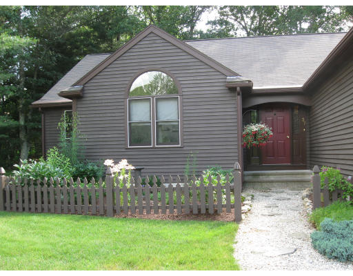 37 Country Road Uxbridge, MA 01569 - Photo 3 of 16 Gallery Image 3